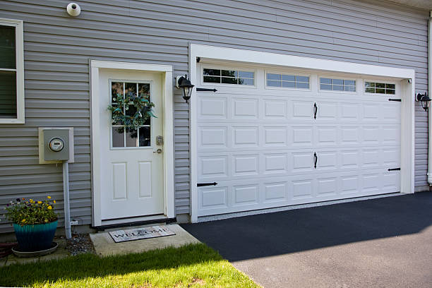 24/7 Emergency Garage Door Panel Replacement experts in Lake Mills, IA